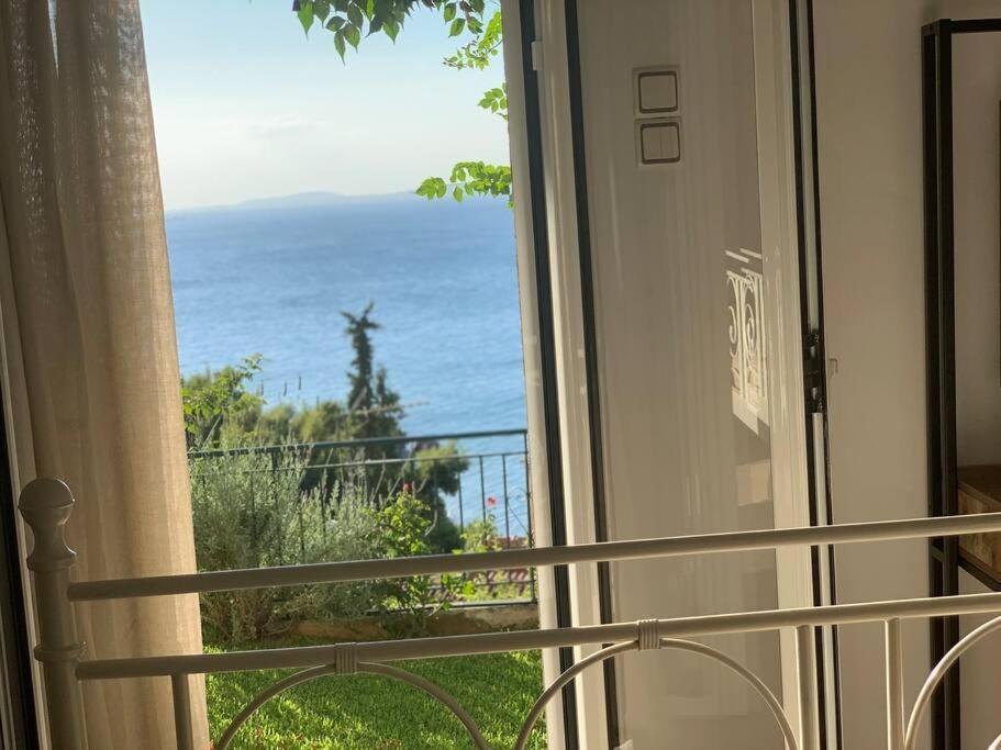 Appartement Amfiteatrico Sea View - Kalamos Attiki à Markopoulon Oropou Extérieur photo